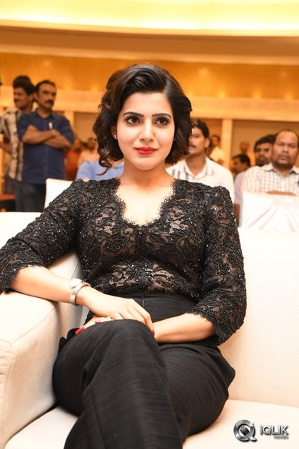 Samantha-at-A-Aa-Movie-Success-Meet